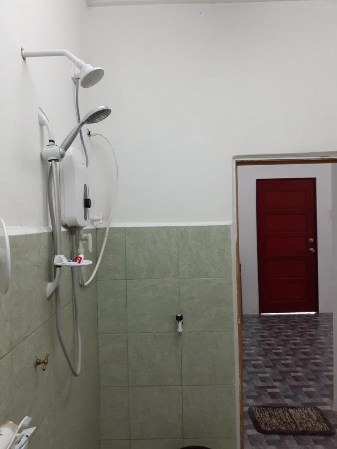 Homestay Idaman B B With 2 Room Aircond 2 Quen Bed And Not Sharing Room -Privacy 쿠알라트렝가누 외부 사진