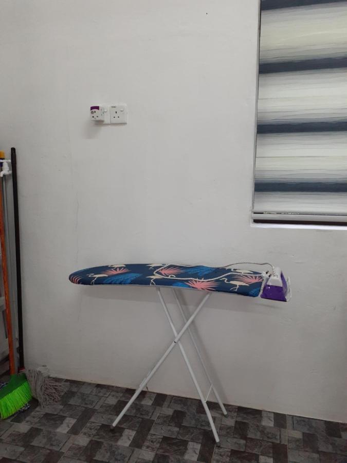 Homestay Idaman B B With 2 Room Aircond 2 Quen Bed And Not Sharing Room -Privacy 쿠알라트렝가누 외부 사진