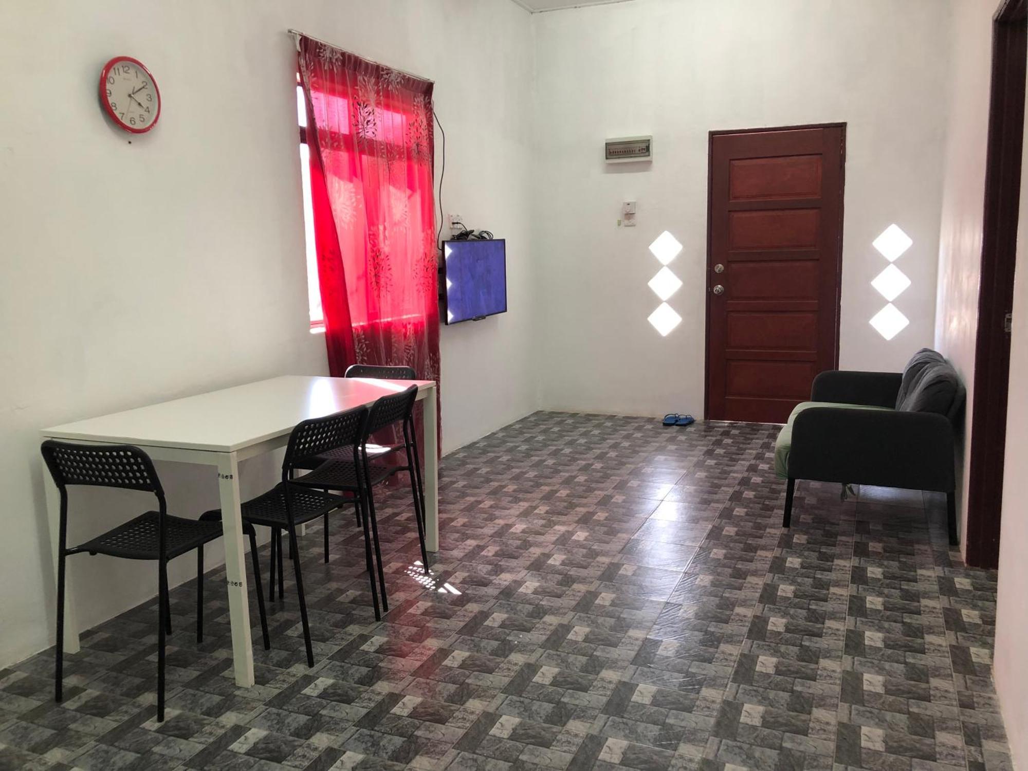 Homestay Idaman B B With 2 Room Aircond 2 Quen Bed And Not Sharing Room -Privacy 쿠알라트렝가누 외부 사진